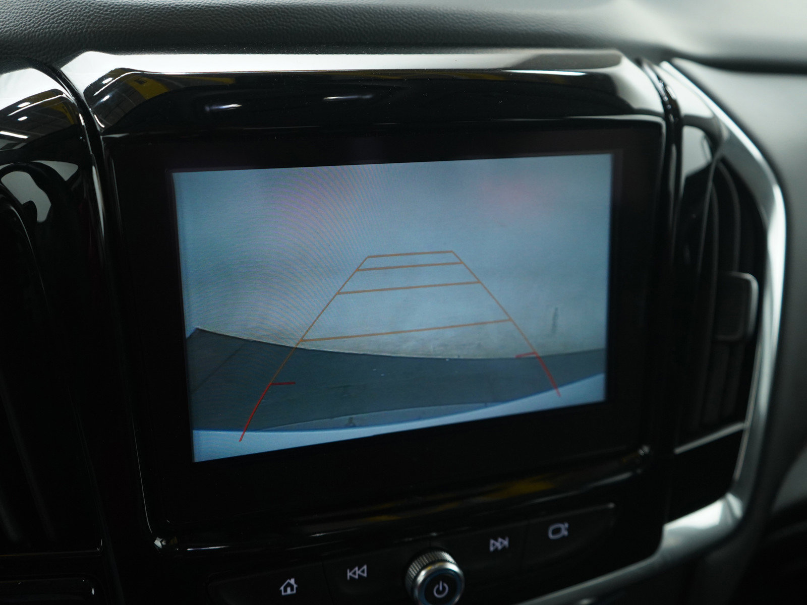 Used 2019 Chevrolet Traverse LT image 23