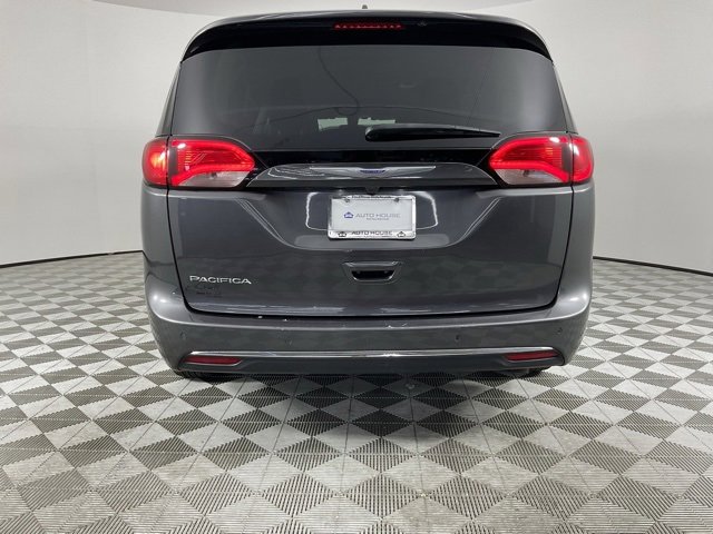 Used 2020 Chrysler Pacifica Touring-L image 7