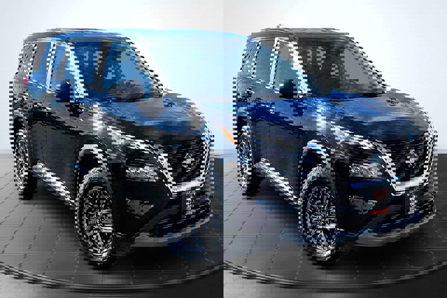 Used 2023 Nissan Rogue S image 22