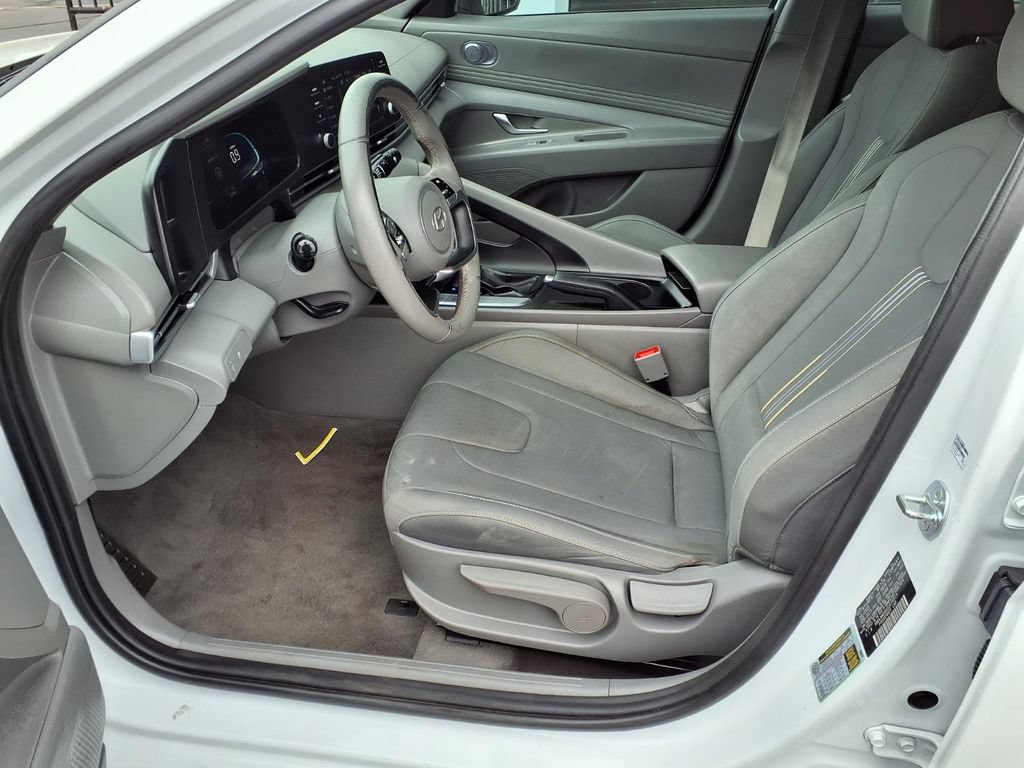 Used 2025 Hyundai Elantra Sport FWD image 19