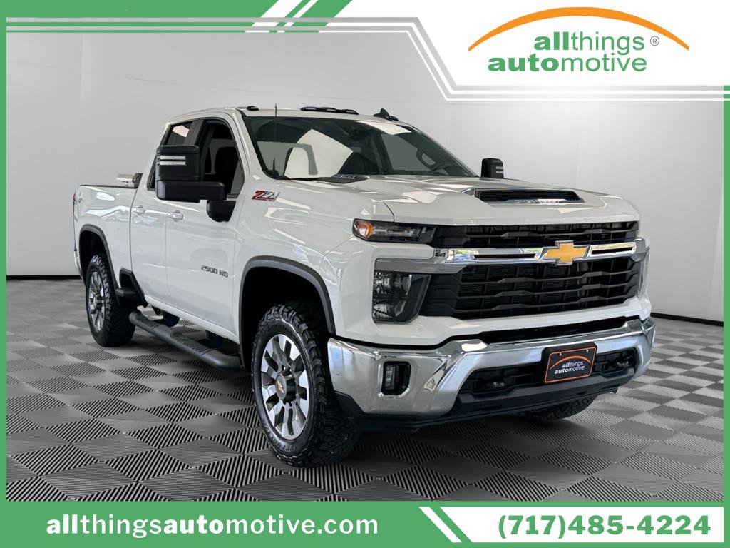 Used 2025 Chevrolet Silverado 2500 LT w/ Convenience Package AWD/4WD image 1