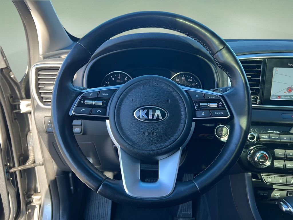 Used 2022 Kia Sportage EX w/ EX Technology Package image 17