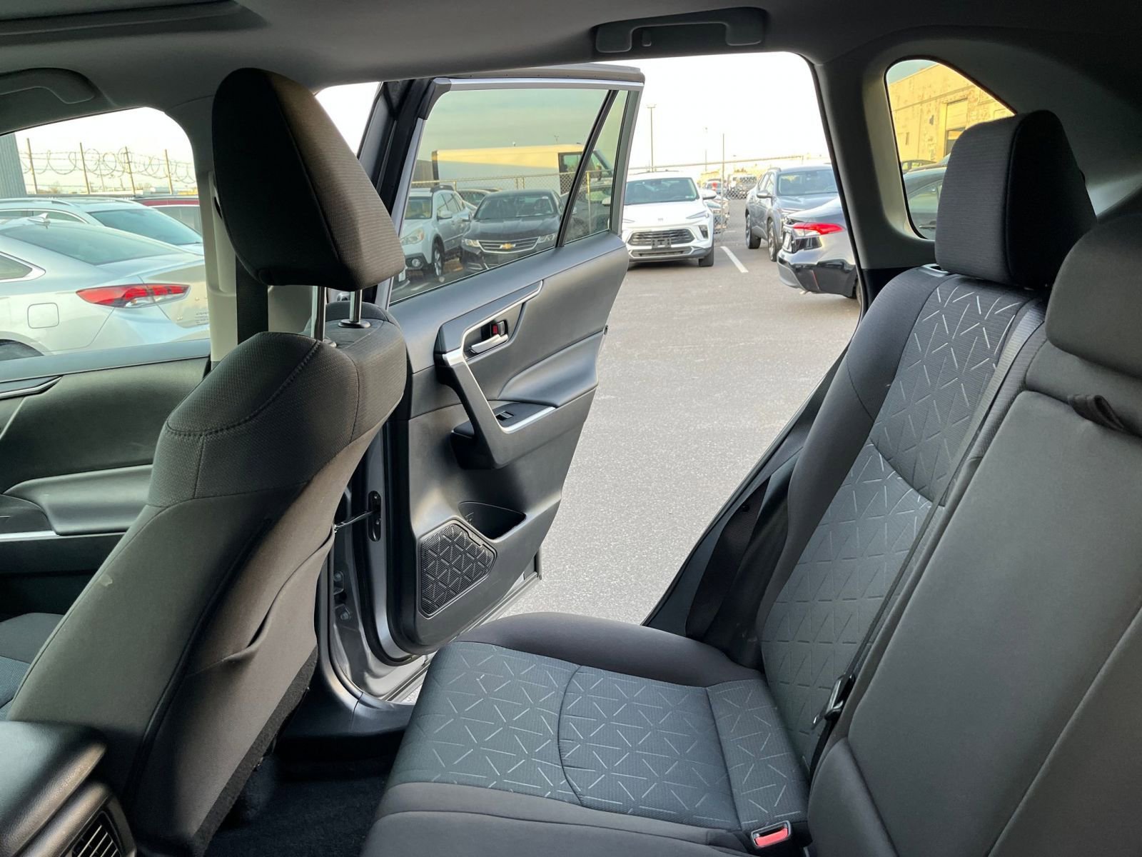 Used 2025 Toyota RAV4 XLE image 39