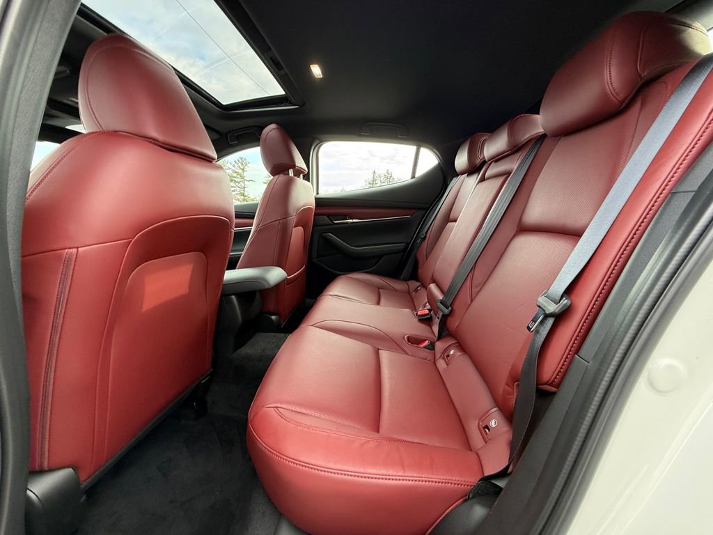 Used 2023 MAZDA MAZDA3 Hatchback w/Premium Plus Pkg image 23