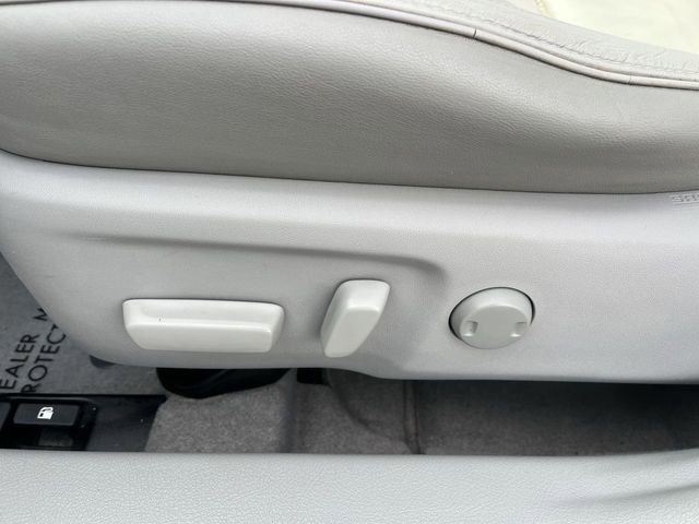 Used 2015 Toyota Camry XLE image 12