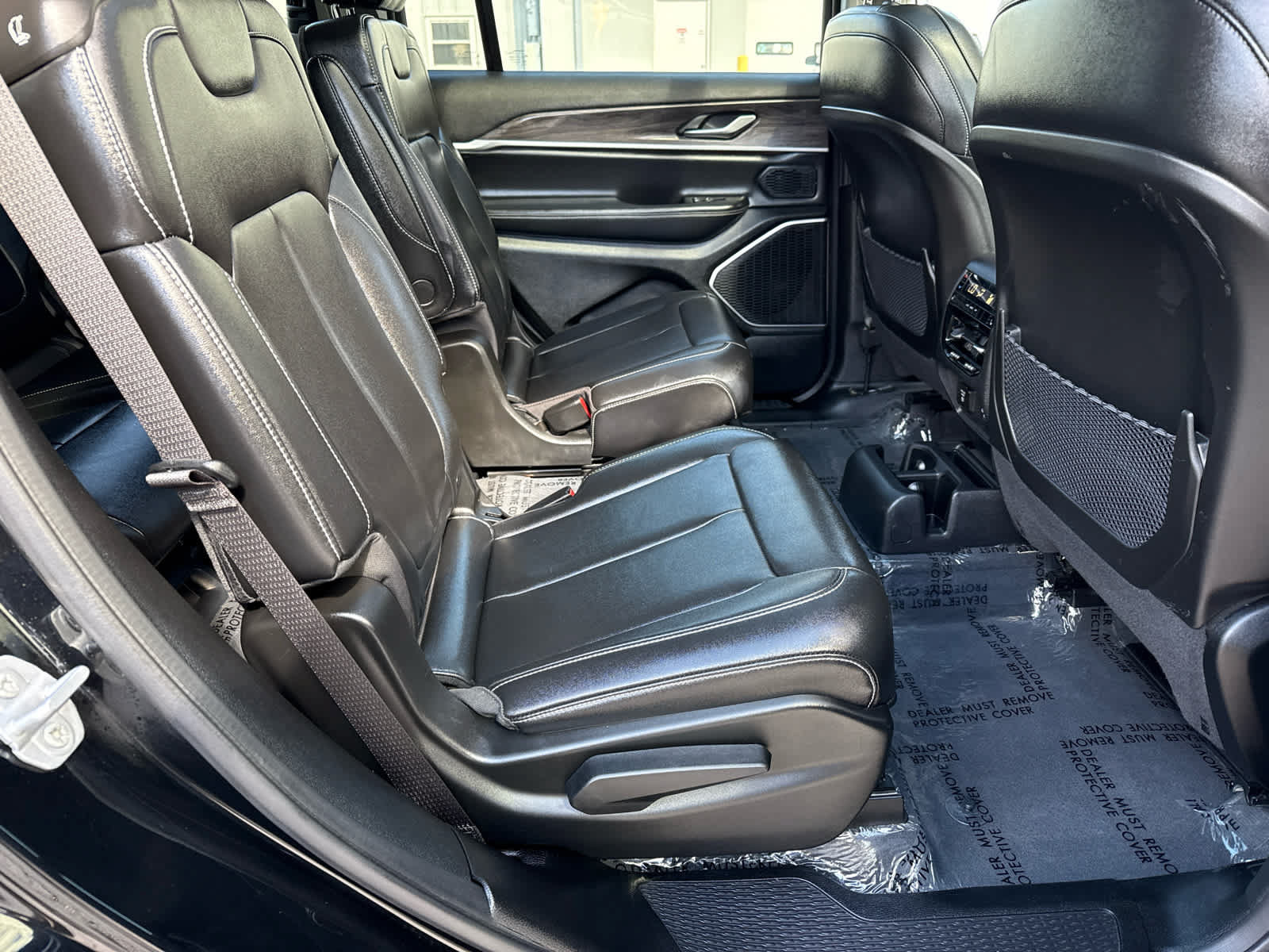 Used 2023 Jeep Grand Cherokee L Limited AWD/4WD image 14