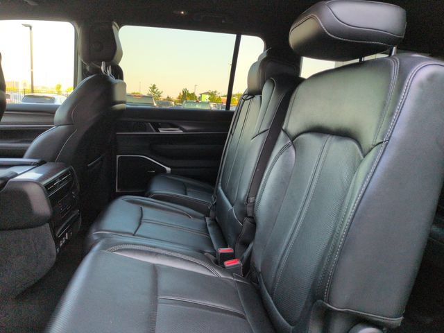 Used 2023 Jeep Wagoneer Series II AWD/4WD image 25