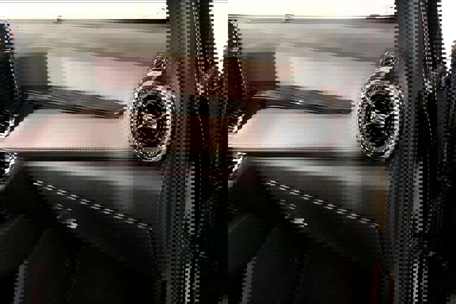 Used 2025 Chevrolet Equinox LT w/ Convenience Package II image 16