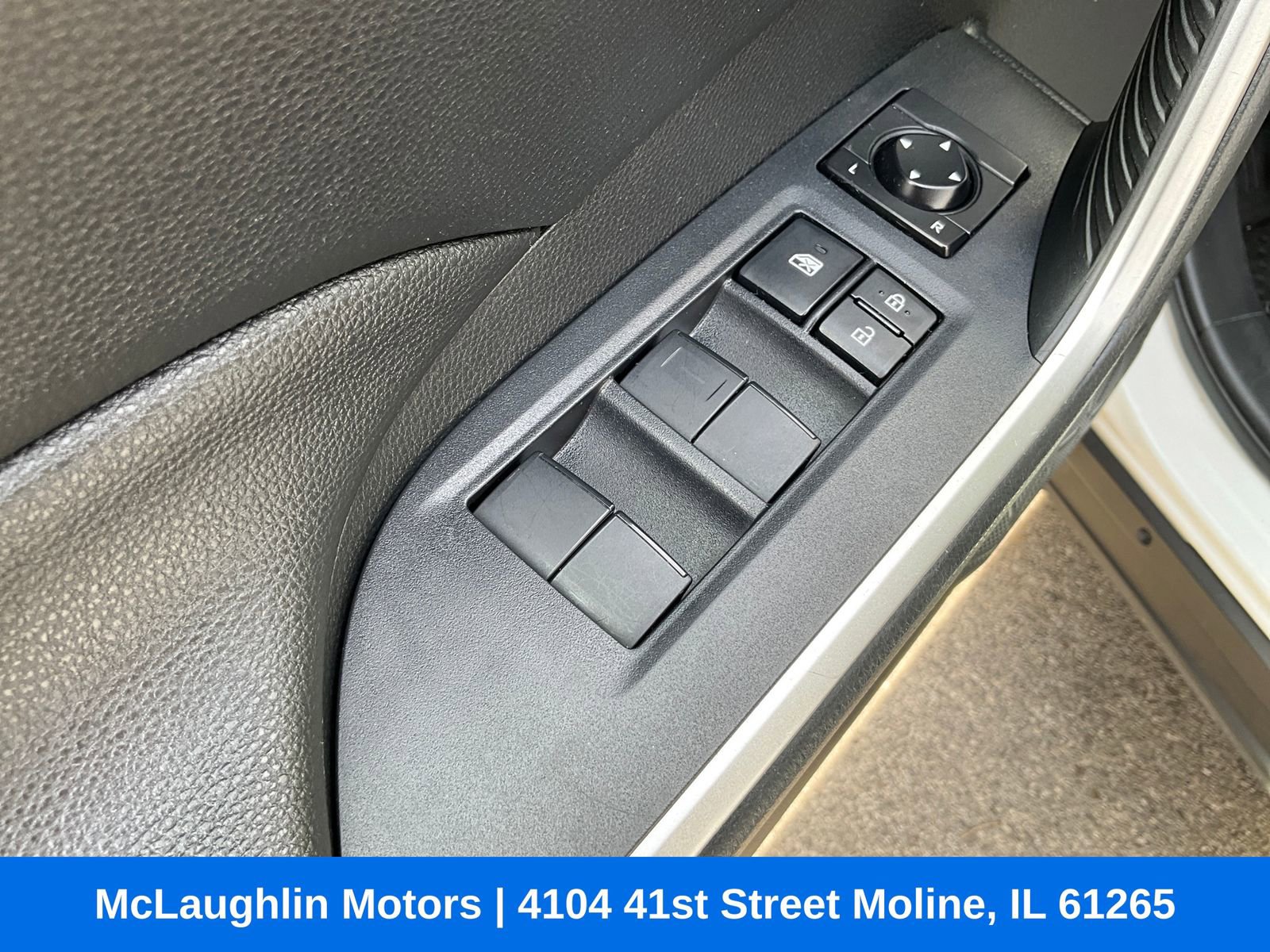 Used 2019 Toyota RAV4 LE w/ All Weather Liner Package AWD/4WD image 23