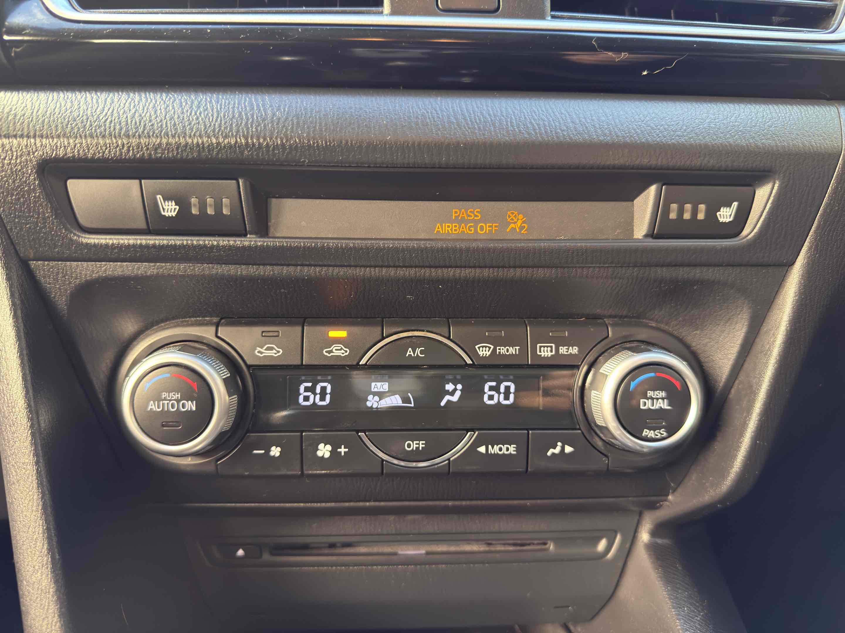 Used 2015 MAZDA MAZDA3 i Grand Touring image 40