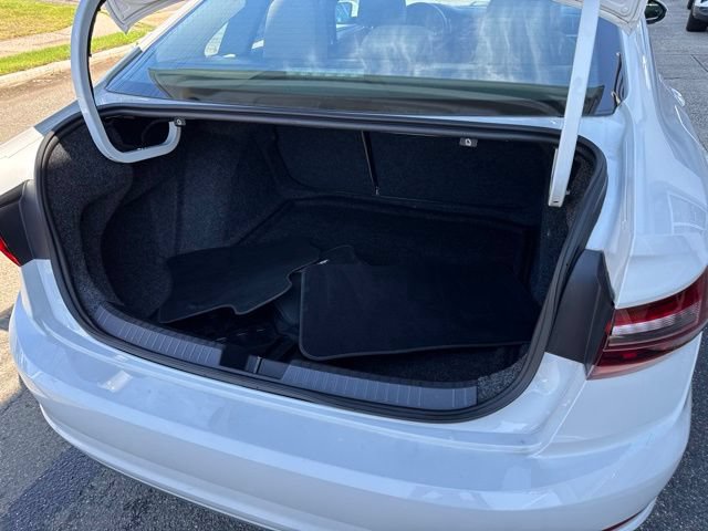 Used 2019 Volkswagen Jetta SE w/ Cold Weather Package FWD image 21