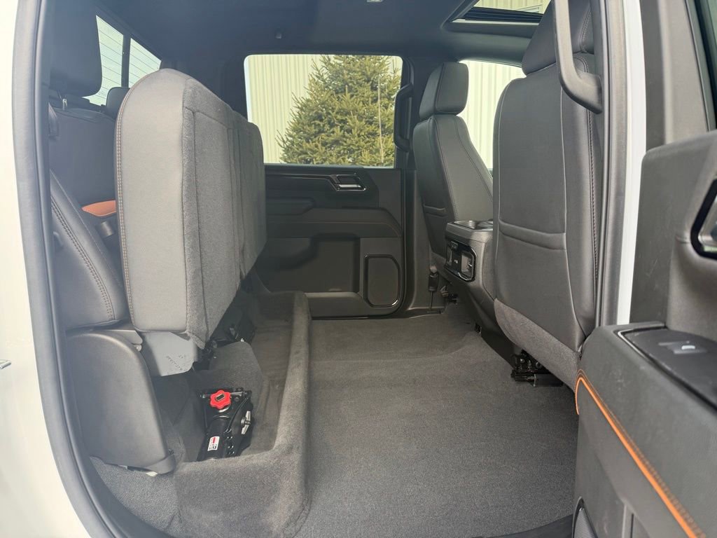 Used 2024 GMC Sierra 2500 AT4 w/ AT4 Premium Plus Package image 11