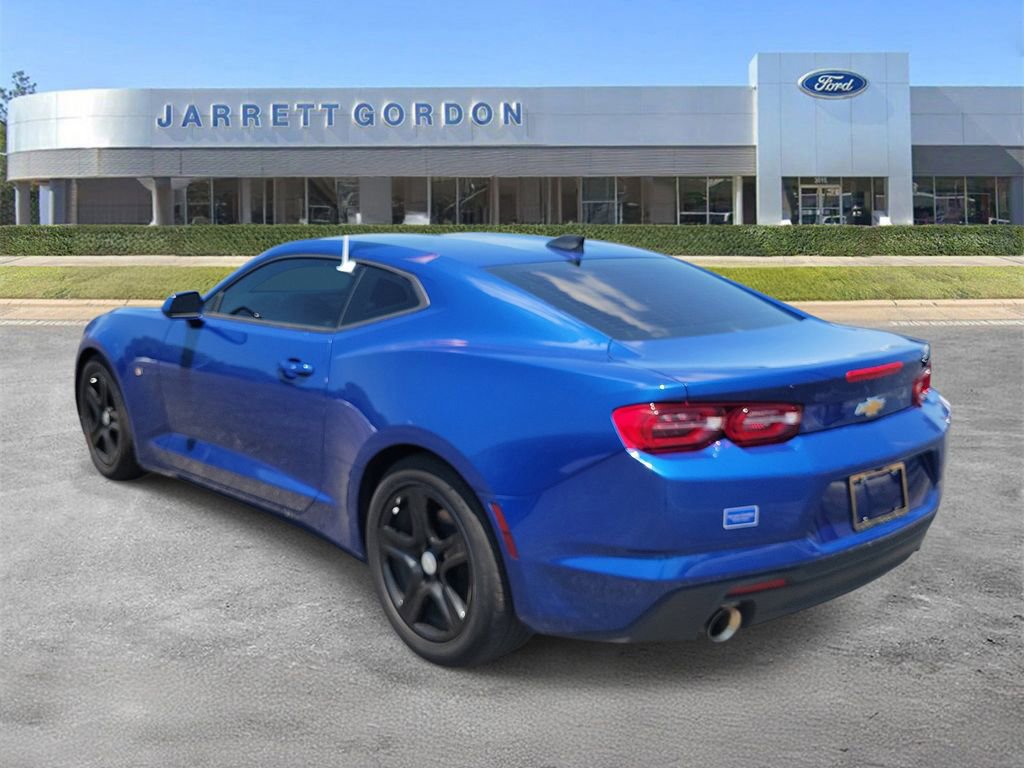 Used 2023 Chevrolet Camaro LT RWD image 4