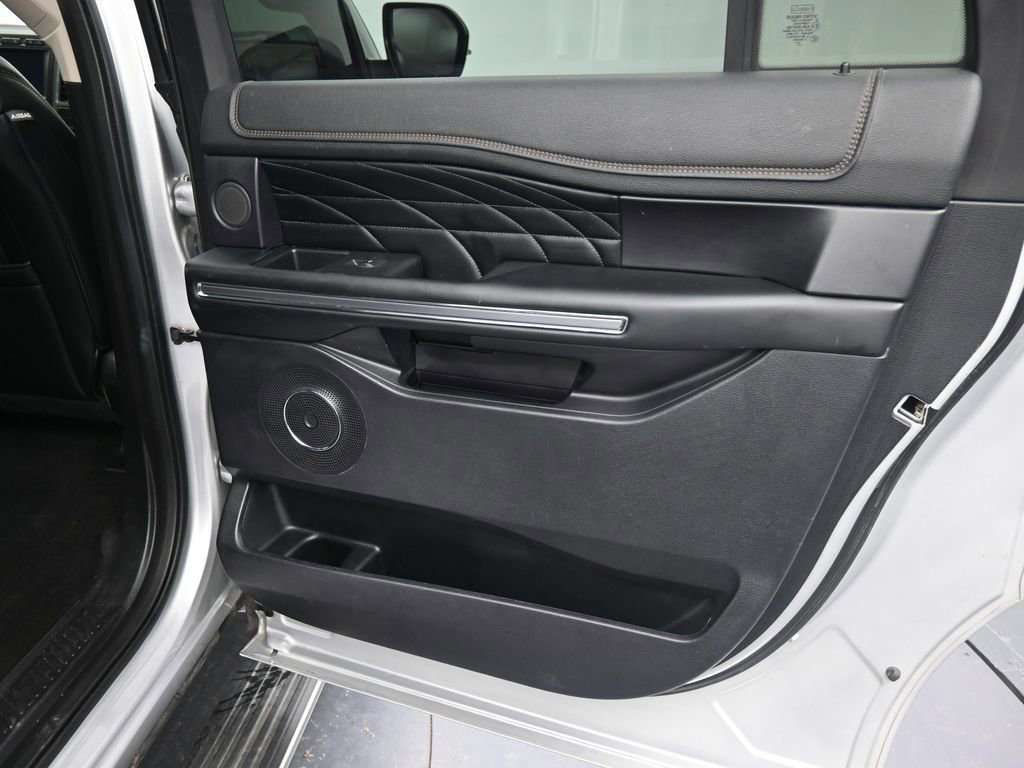 Used 2019 Ford Expedition Max Platinum AWD/4WD image 27