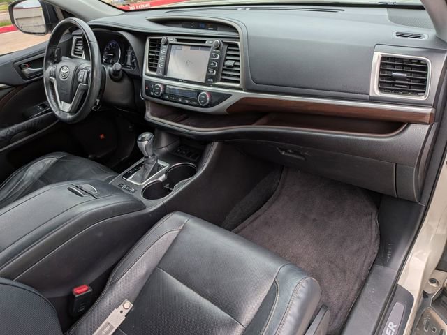 Used 2014 Toyota Highlander Limited FWD image 28