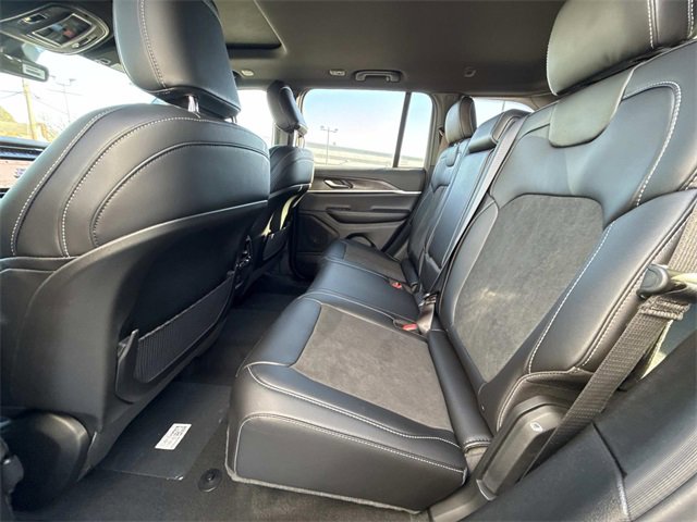 New 2026 Jeep Grand Cherokee Laredo image 16