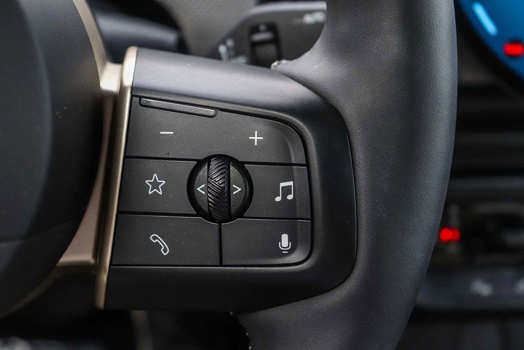 Used 2025 MINI Cooper 2-Door Hardtop image 26