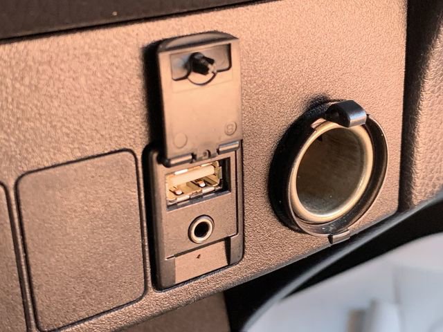 Used 2015 Toyota RAV4 Limited image 27