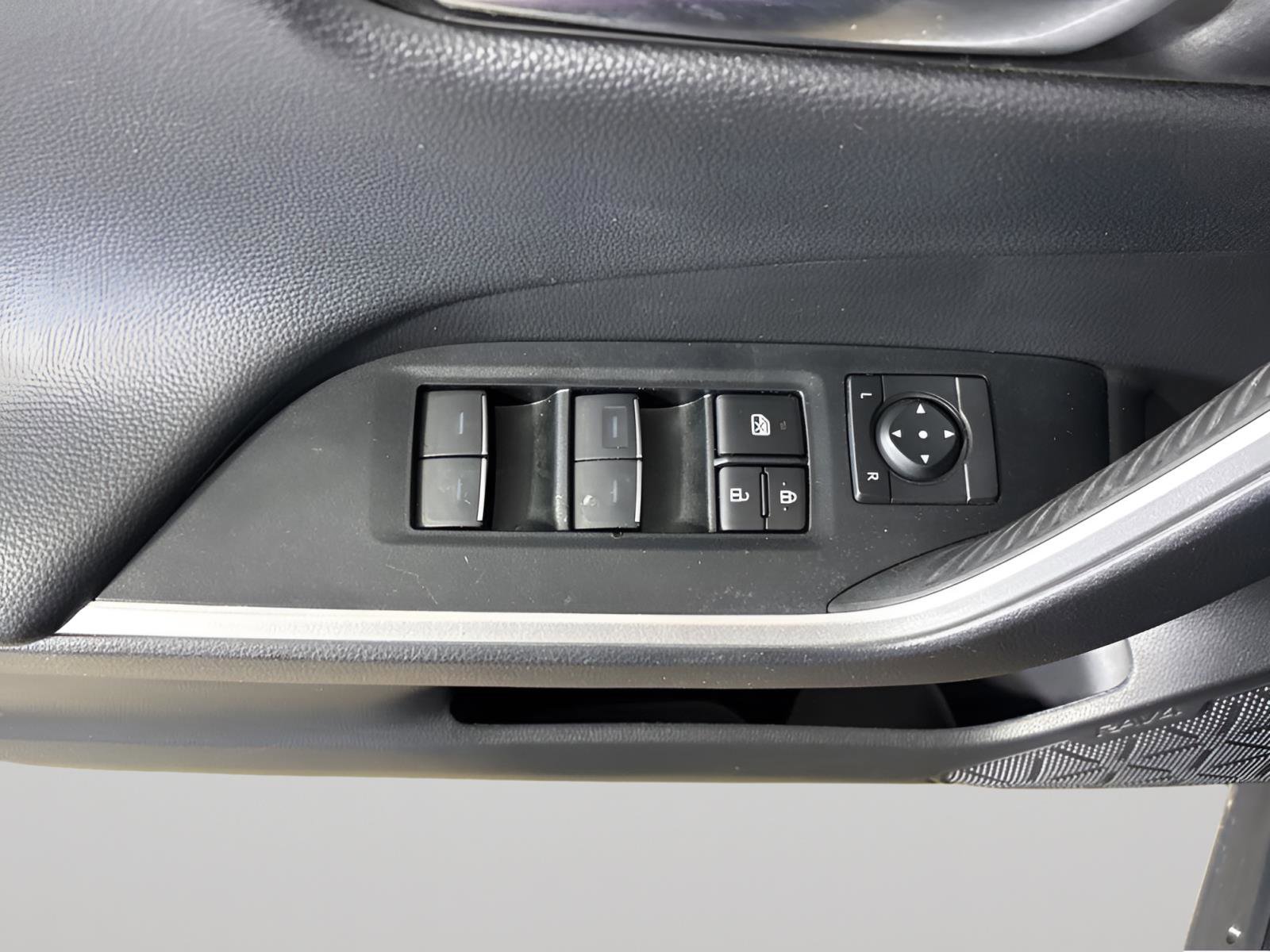 Used 2024 Toyota RAV4 Adventure image 25