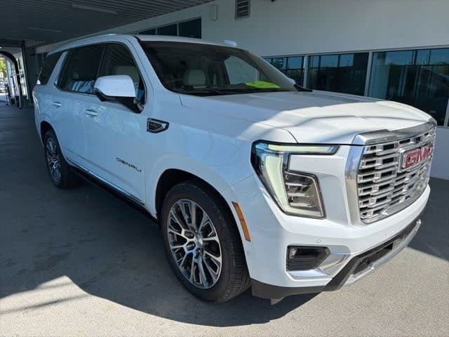 Used 2026 GMC Yukon Denali w/ Denali Reserve Package image 12