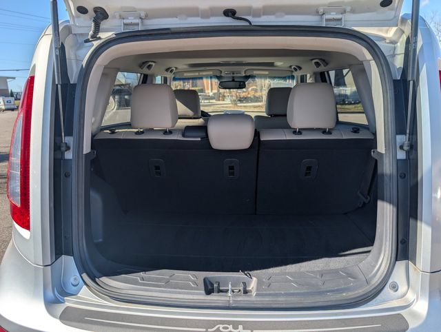 Used 2013 Kia Soul ! w/ Premium Pkg FWD image 19