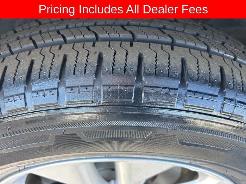 Used 2015 Nissan Rogue SV FWD image 23