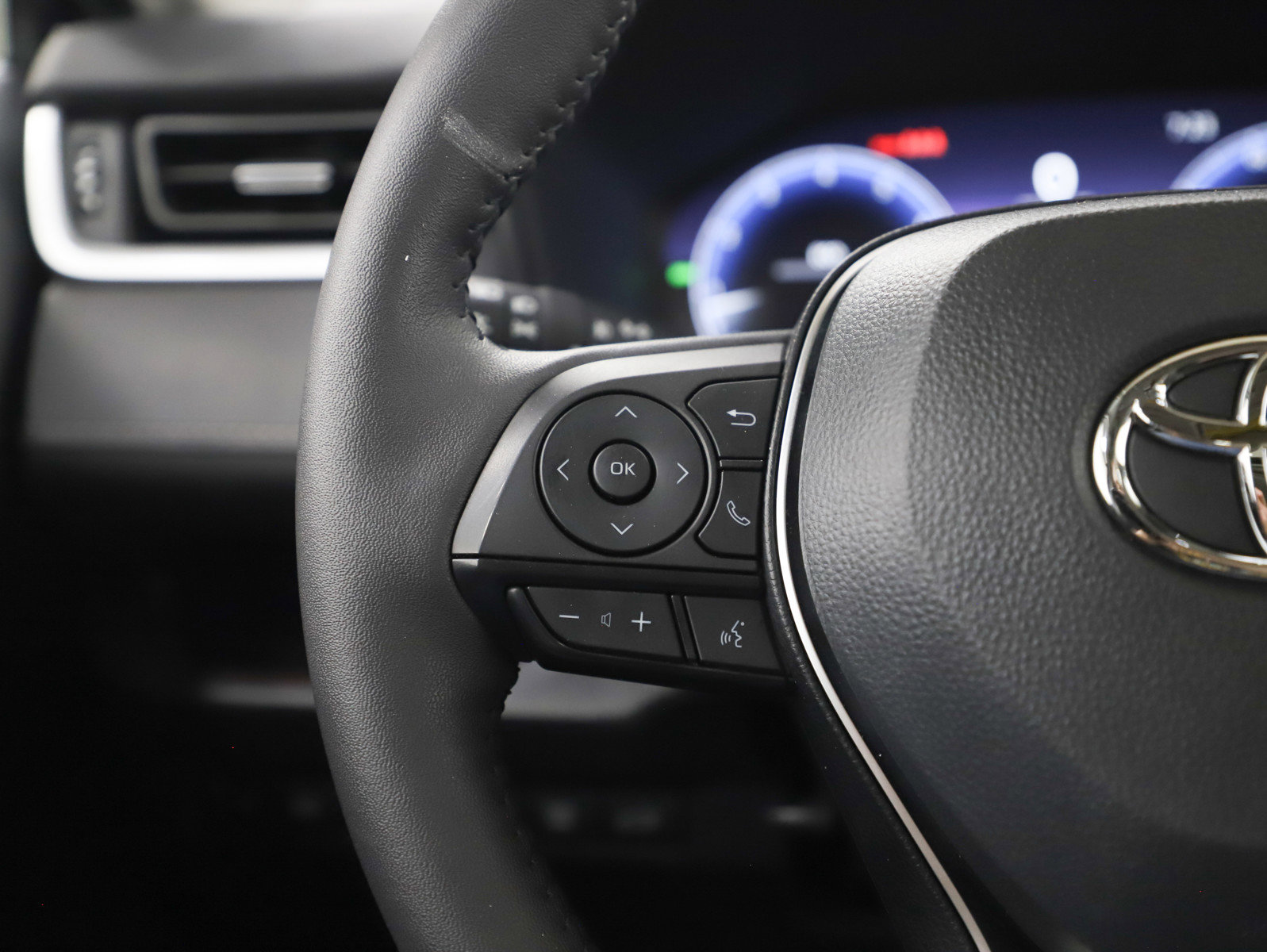 Used 2025 Toyota RAV4 Limited w/ Weather Package image 26