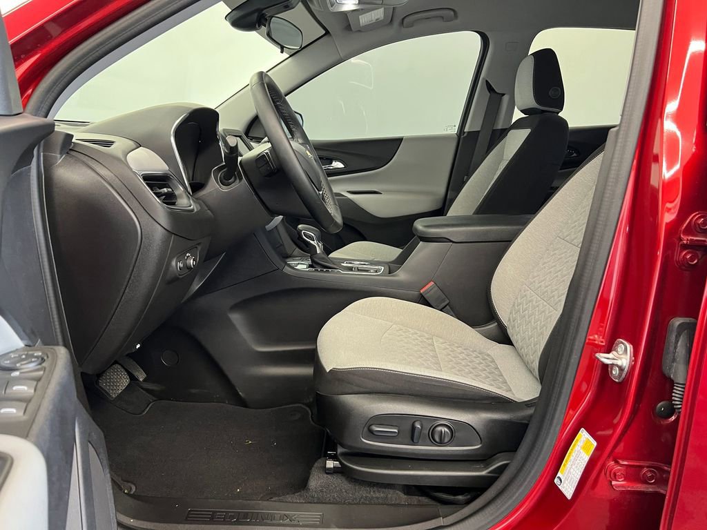 Used 2024 Chevrolet Equinox LT AWD/4WD image 4