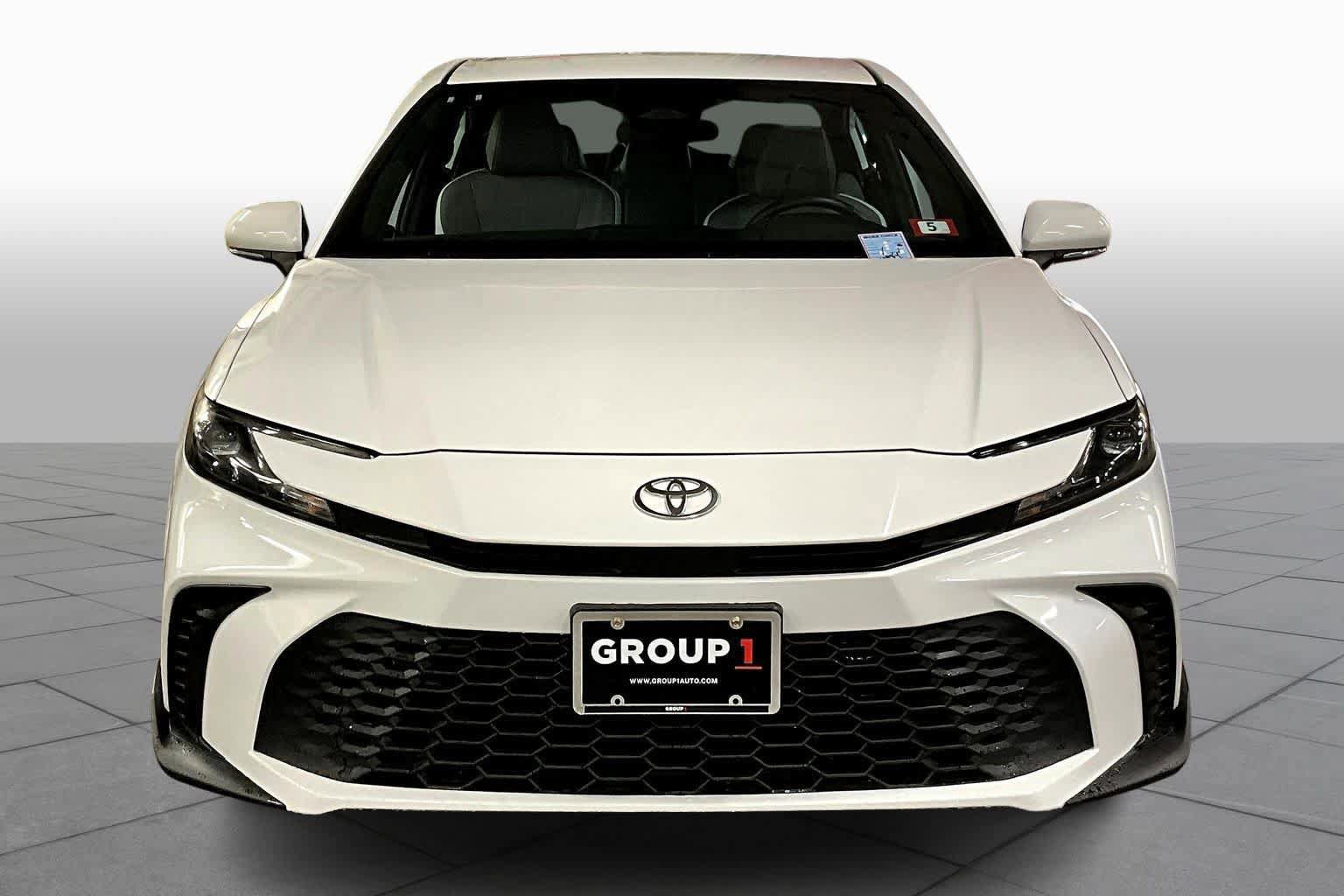 Certified 2025 Toyota Camry SE image 4
