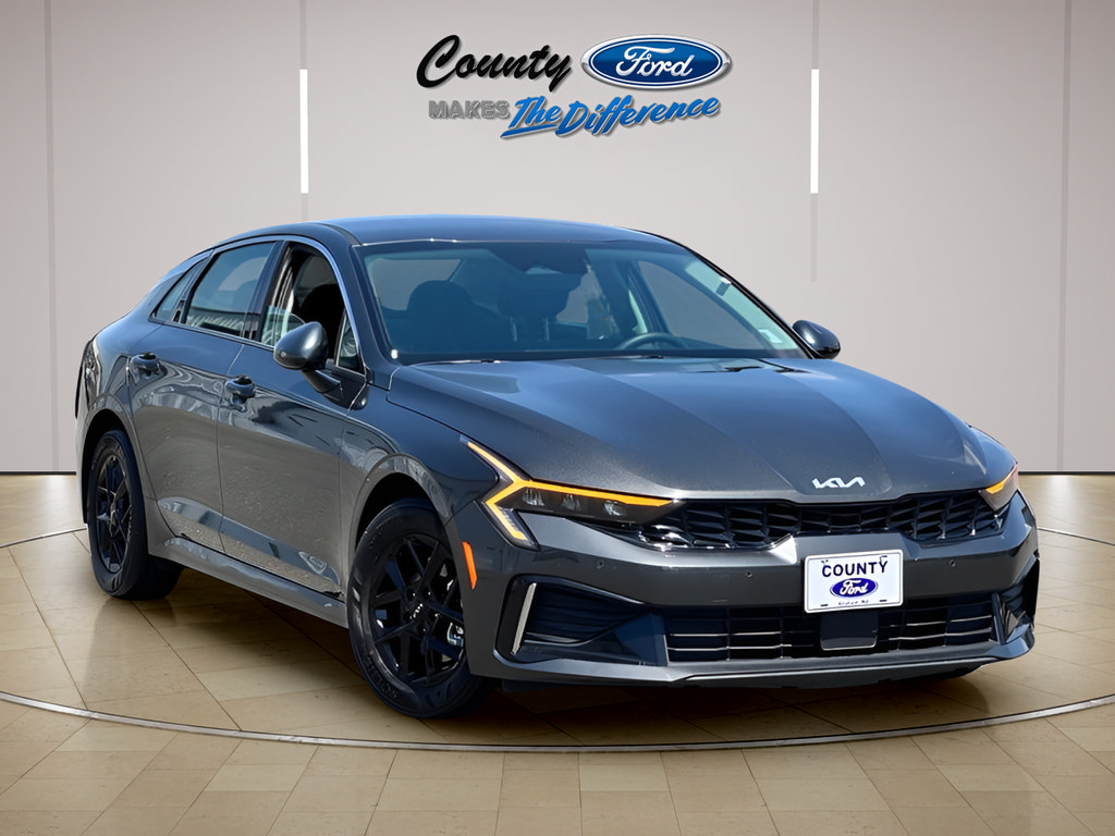 Used 2025 Kia K5 LXS FWD image 1