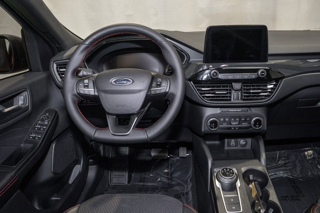 Used 2025 Ford Escape ST-Line image 7