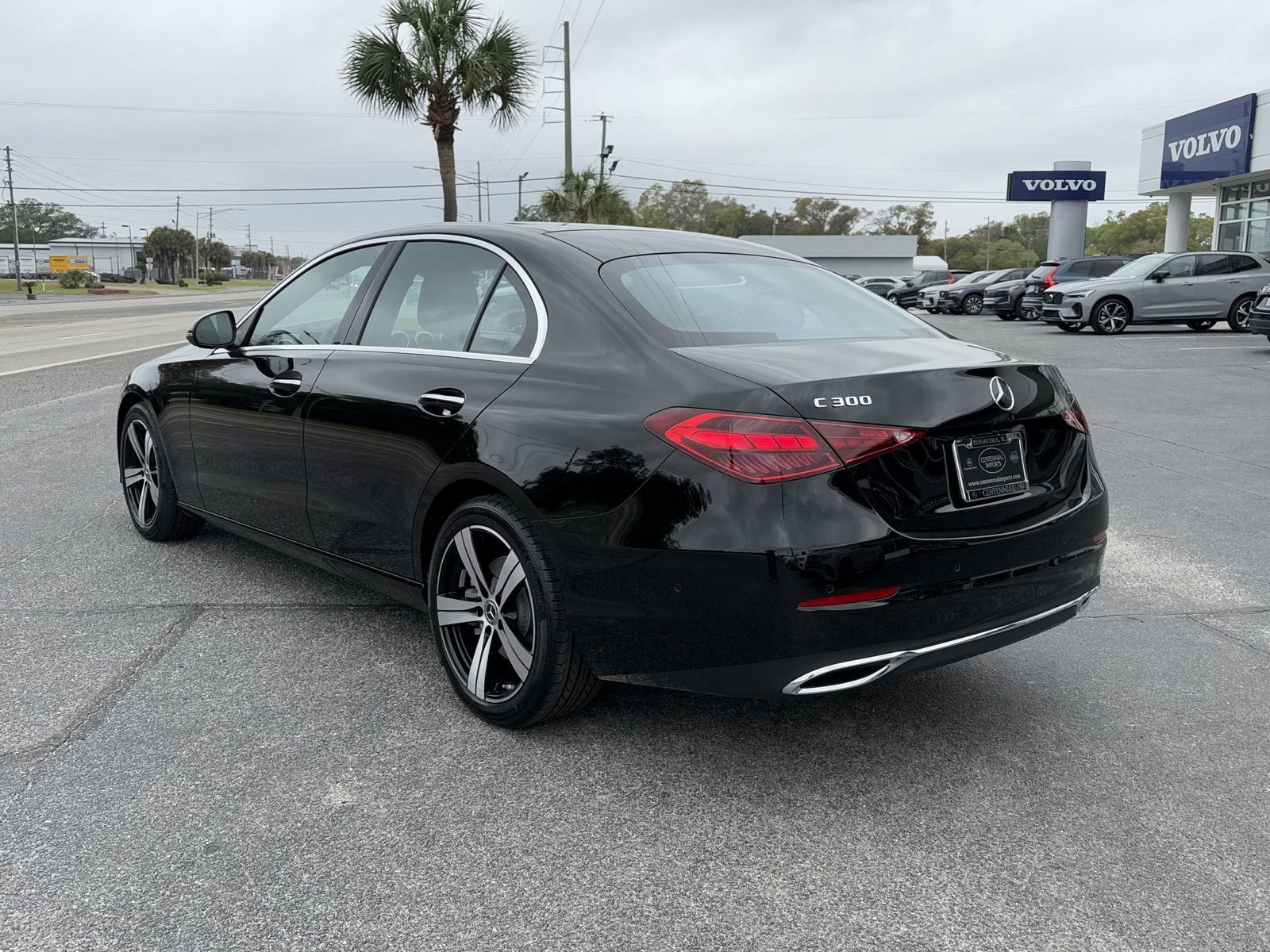 Used 2025 Mercedes-Benz C 300 Sedan image 3
