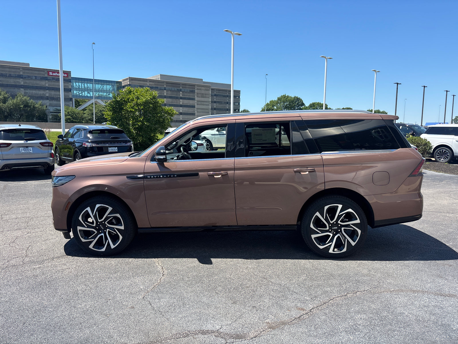 New 2026 Lincoln Navigator Black Label AWD/4WD image 4