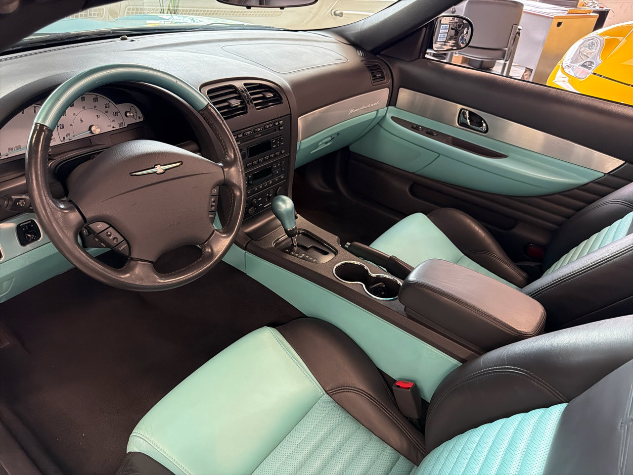 Used 2002 Ford Thunderbird Deluxe image 18