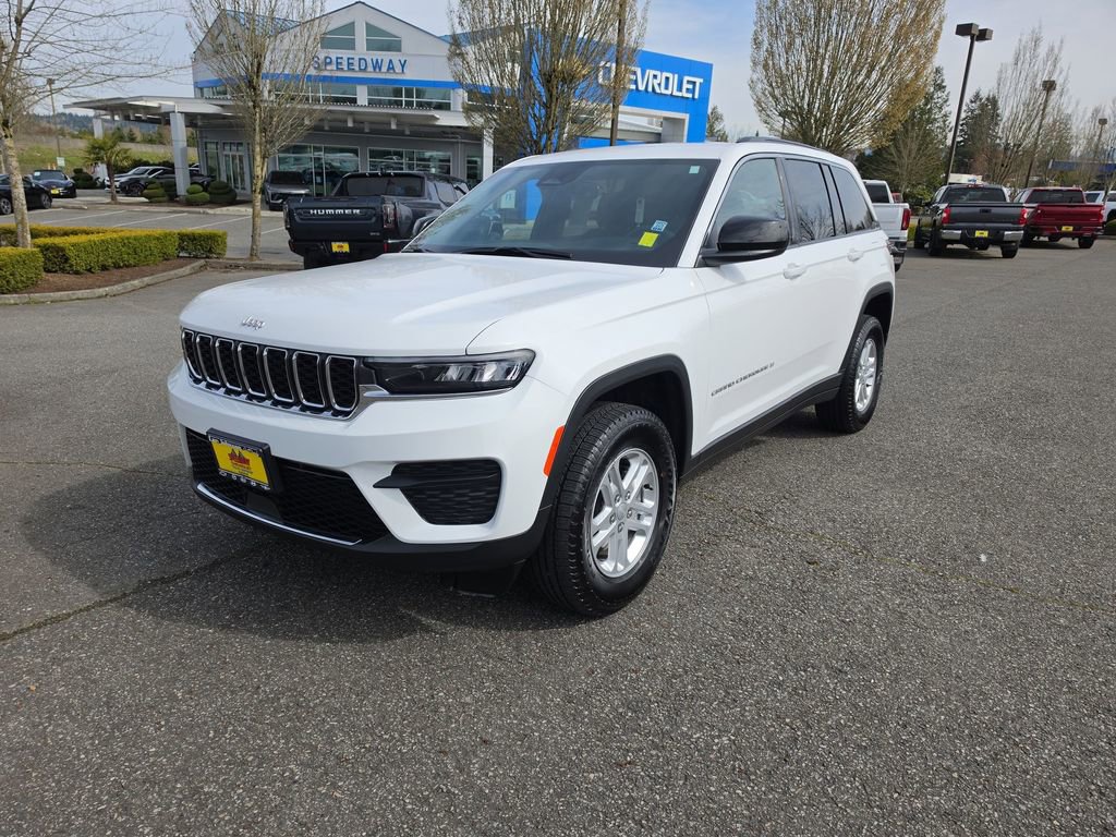 Used 2025 Jeep Grand Cherokee Laredo w/ Luxury Tech Group I image 1