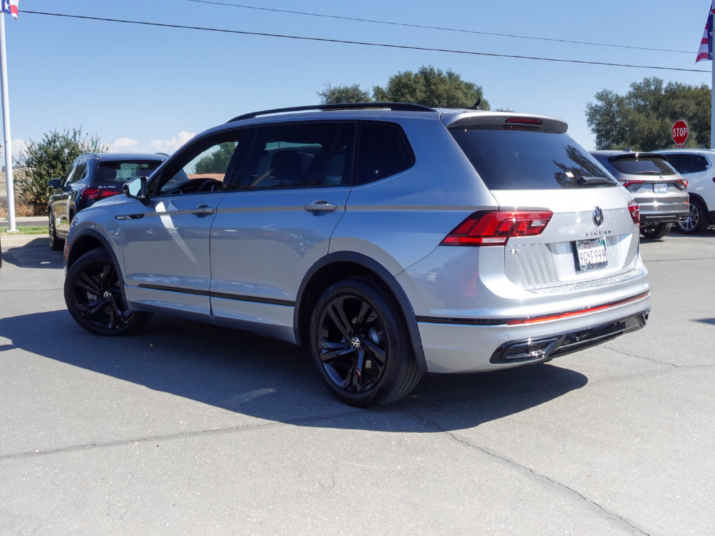 Used 2023 Volkswagen Tiguan SE R-Line FWD image 9