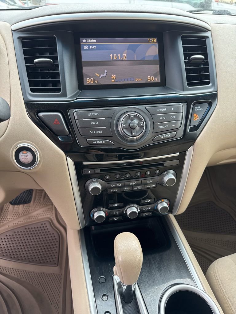 Used 2015 Nissan Pathfinder SV image 23