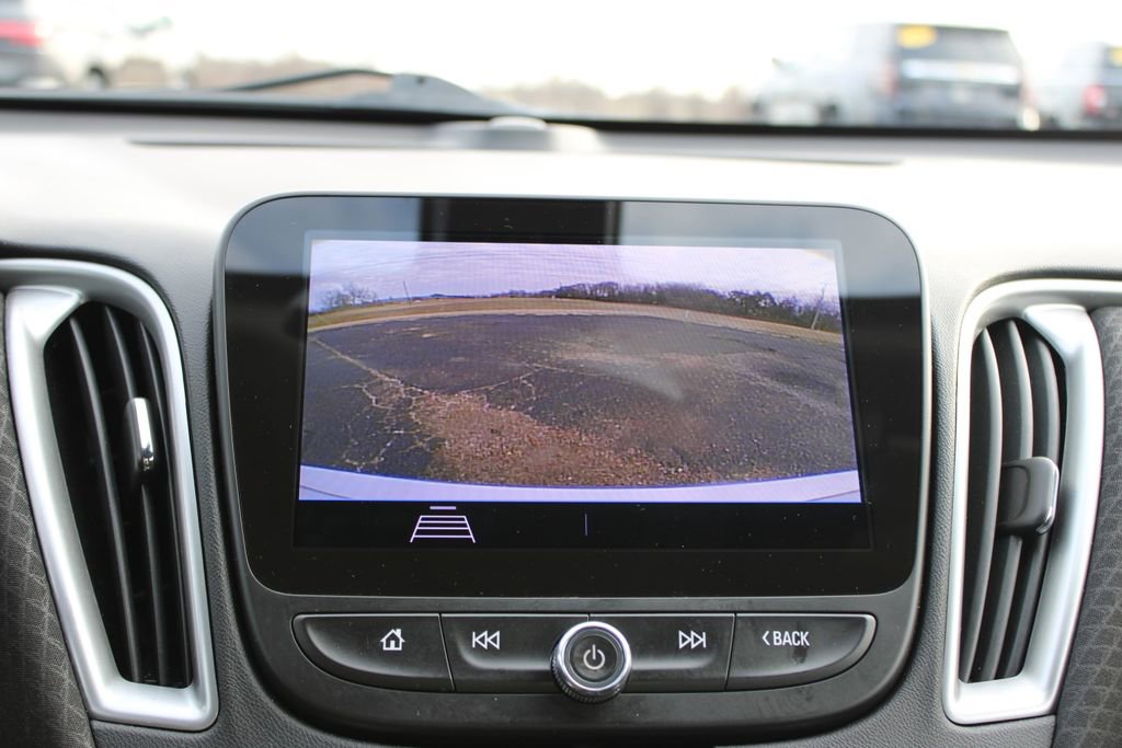 Used 2020 Chevrolet Malibu LS image 44