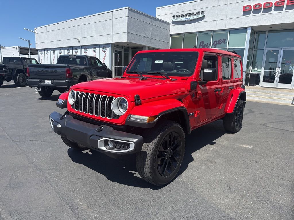 Certified 2025 Jeep Wrangler Unlimited Sahara w/ Safety Group AWD/4WD image 3