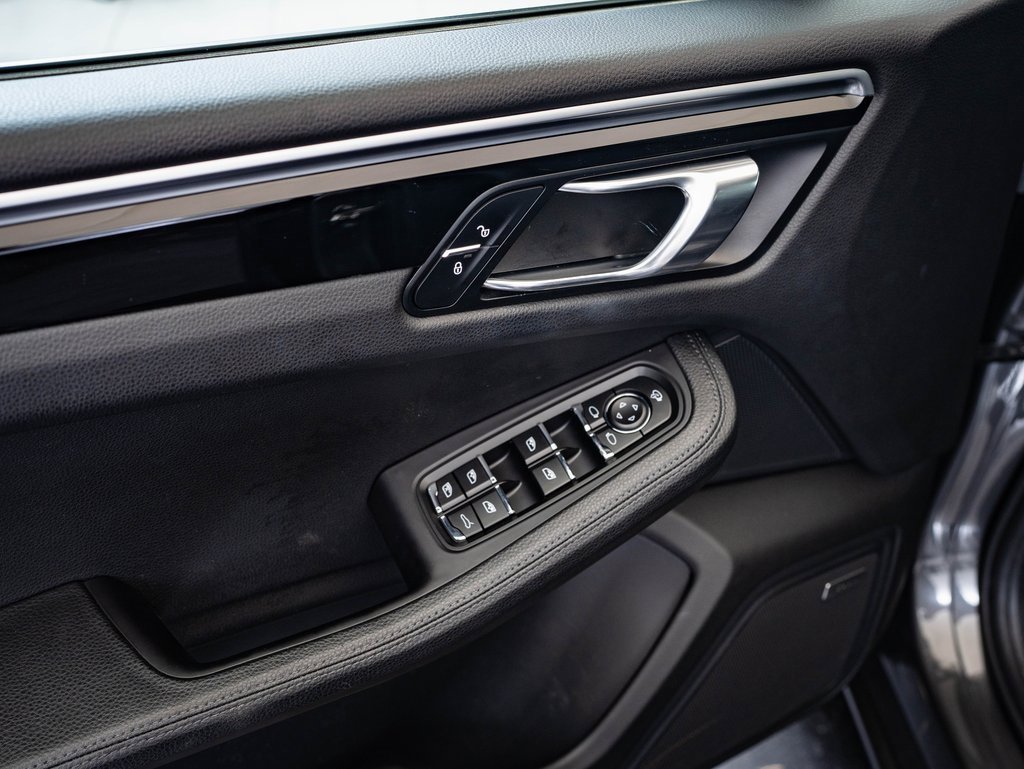 Used 2017 Porsche Macan image 23