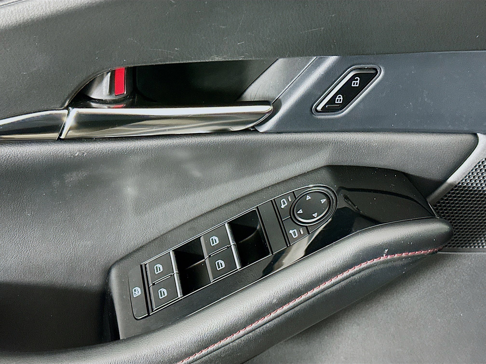 Used 2025 MAZDA CX-30 AWD 2.5 S w/ Preferred Package image 15