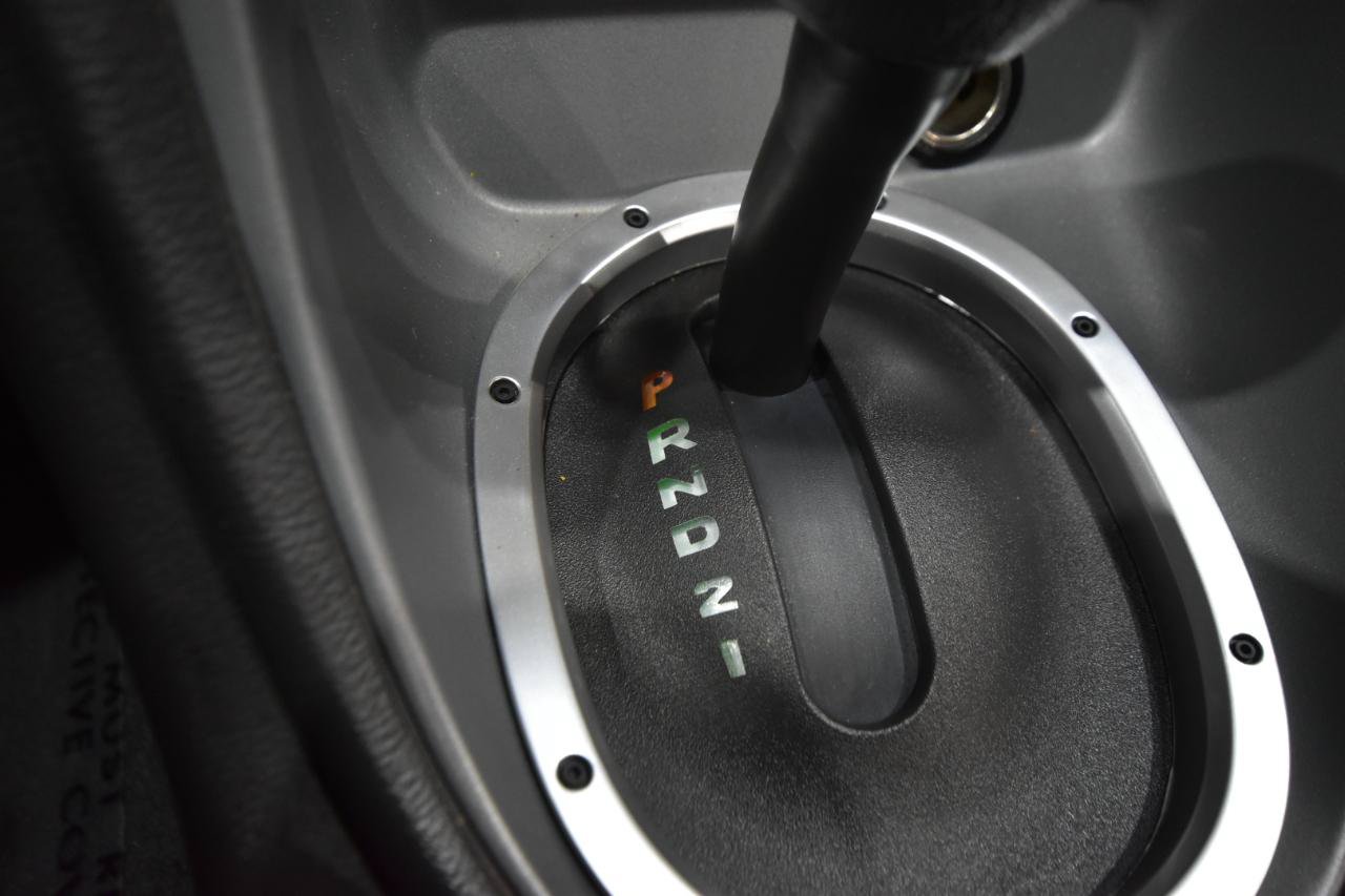 Used 2004 Ford Mustang Mach 1 RWD image 30
