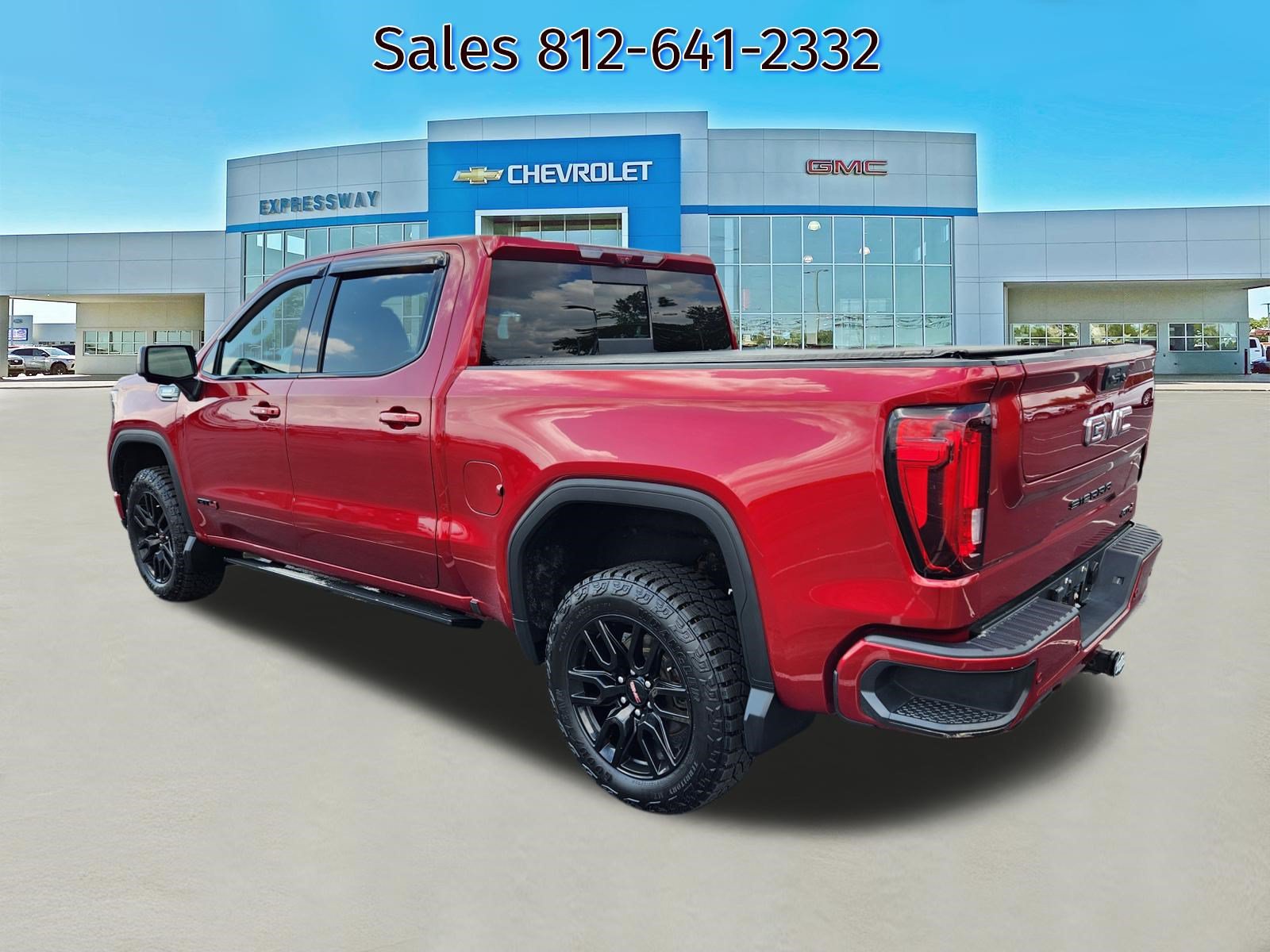 Used 2024 GMC Sierra 1500 AT4 w/ Technology Package AWD/4WD image 5