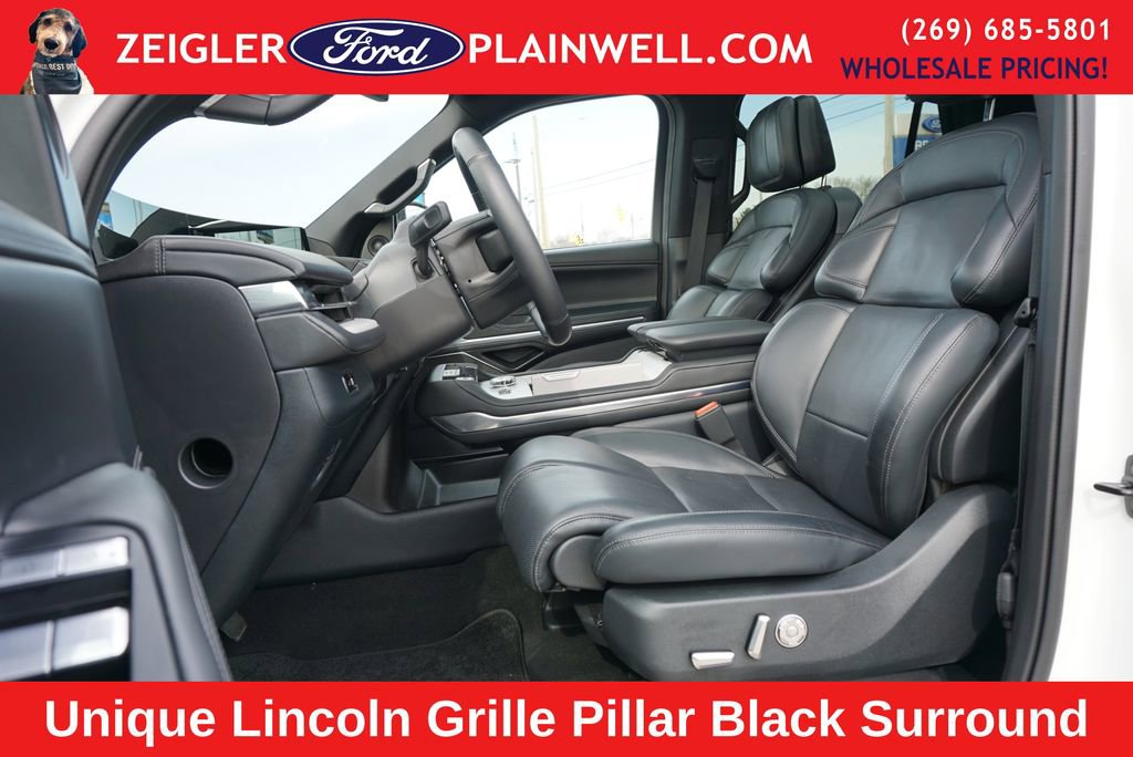 Used 2025 Lincoln Navigator Reserve w/ Jet Appearance Package image 19