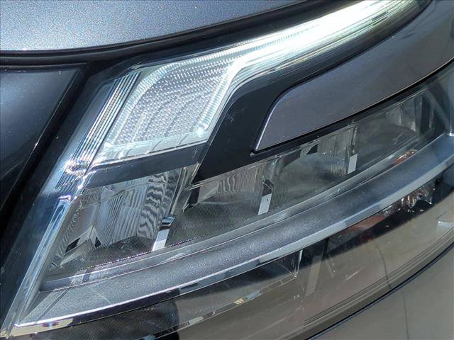 Used 2024 Nissan Pathfinder Platinum w/ Black Appearance Package FWD image 9