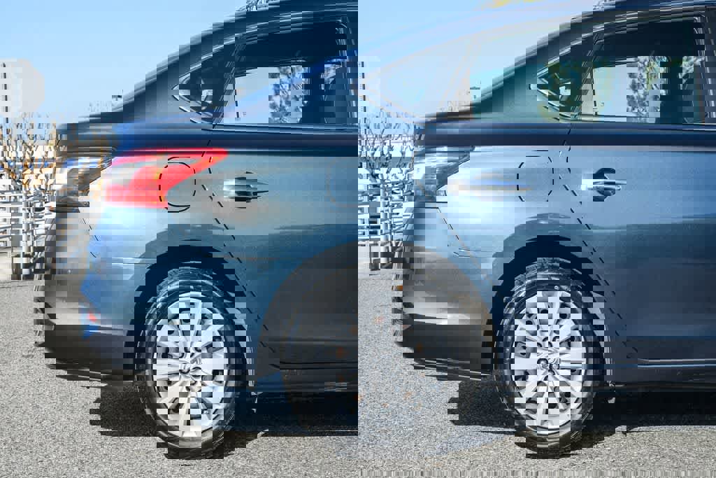 Used 2016 Nissan Sentra SV image 10