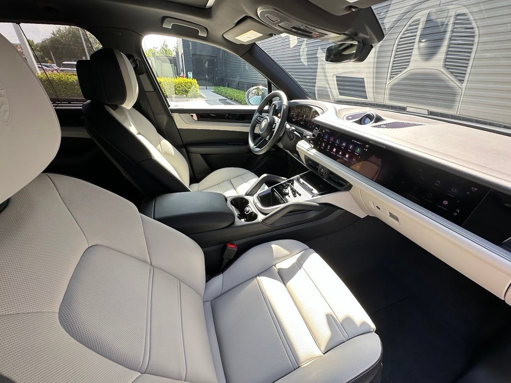 Used 2026 Porsche Cayenne E-Hybrid AWD/4WD image 45