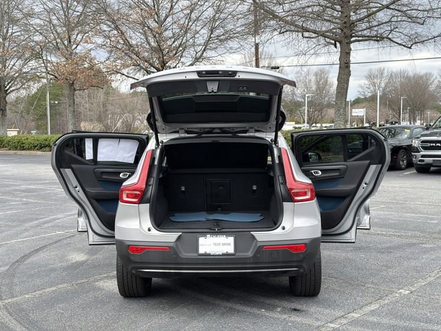 Used 2023 Volvo XC40 Recharge Plus image 11