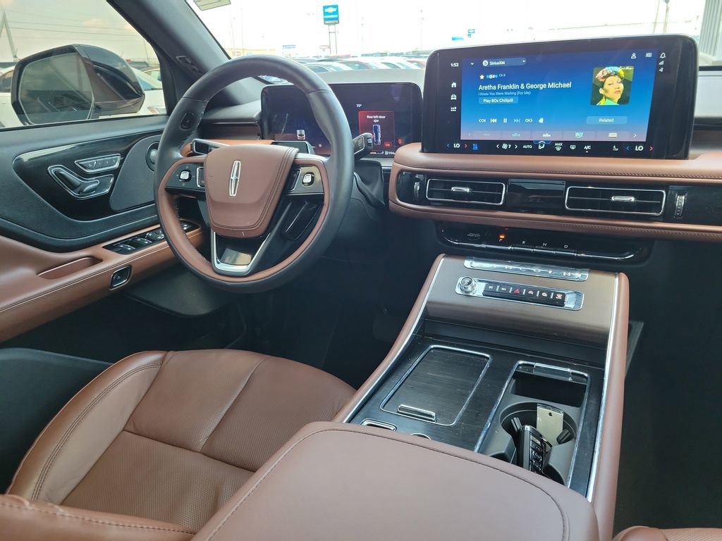 Certified 2025 Lincoln Aviator Reserve AWD/4WD image 13