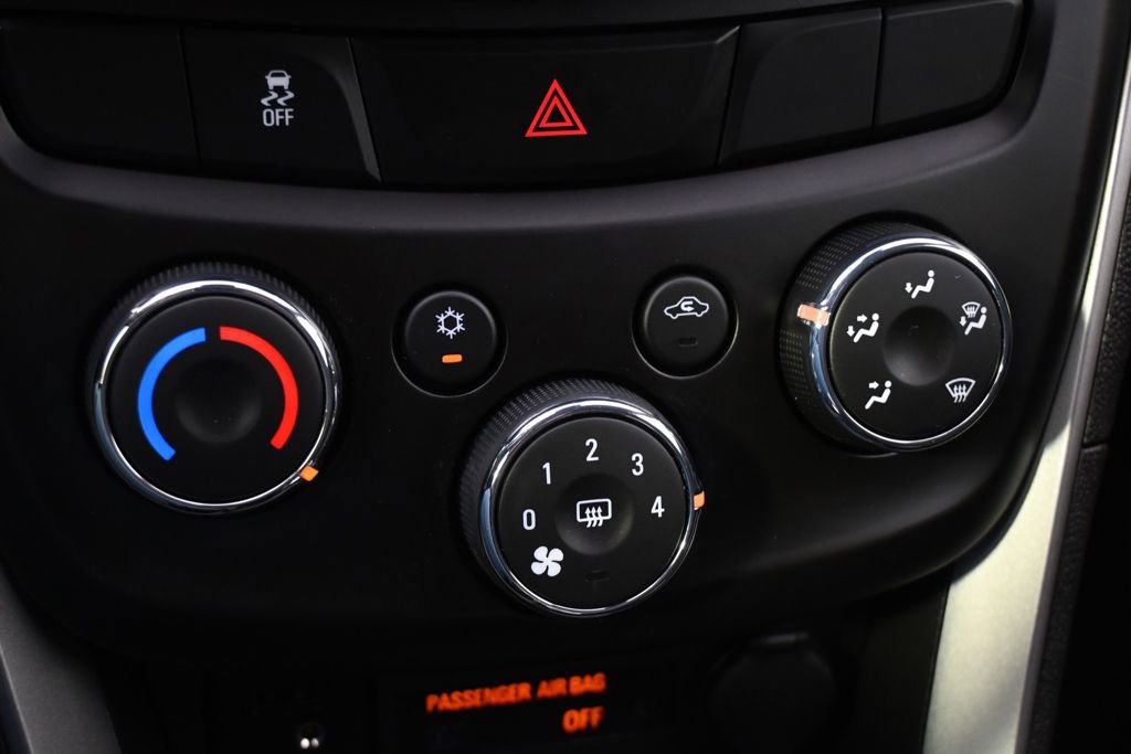 Used 2019 Chevrolet Trax LT w/ LT Convenience Package image 30